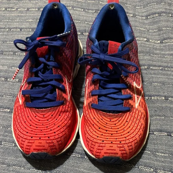 Women’s Mizuno Red and Blue Athletic Shoes - Picture 2 of 5